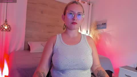 Snapshot of heidishayk chatting on 04.07.26 ANTARA REY online show from 04.07.26