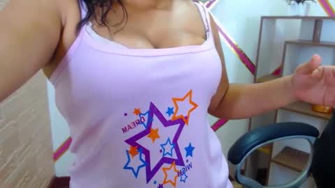 Snapshot of heidy_colins chatting on 01.14.26 MY NAME IS HEIDY online show from 01.14.26