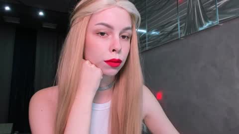 Snapshot of heileymeow chatting on 12.30.24 Heiley online show from 12.30.24
