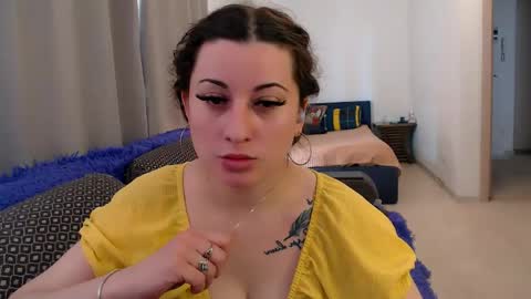 helen_adams_ online show from 05.27.26