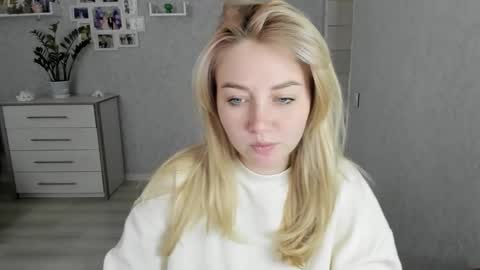 Snapshot of helen_angel_girl chatting on 10.06.25 Helen sven online show from 10.06.25