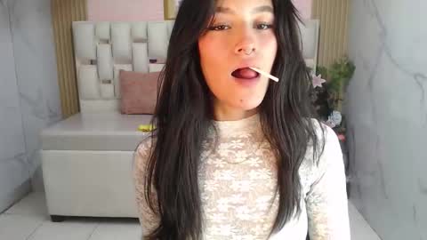 helena1_s online show from 10.17.25
