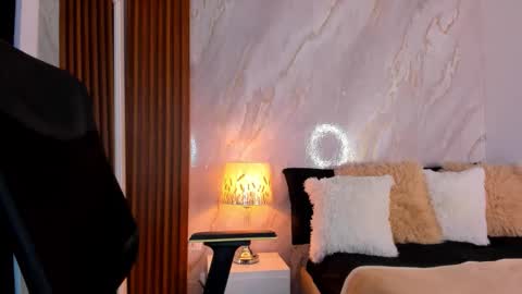 Helena Santos  online show from 01.08.26