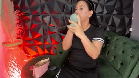 Helena Saenz online show from 01.08.26