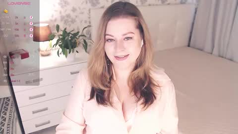 Snapshot of helenbonham chatting on 10.08.25 Helena Bonham online show from 10.08.25