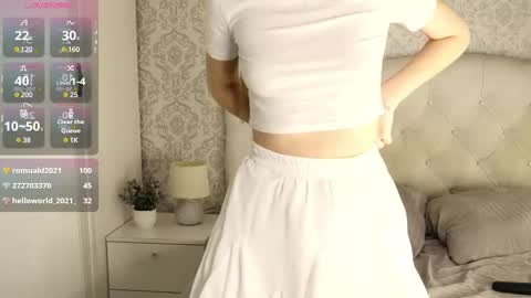 Sarah  here Help to make 100 thumbs up  online show from 02.19.25