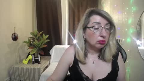 Snapshot of helenenigma chatting on 01.30.25 helenenigma online show from 01.30.25