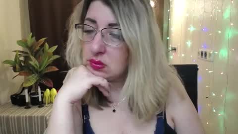 Snapshot of helenenigma chatting on 02.05.25 helenenigma online show from 02.05.25