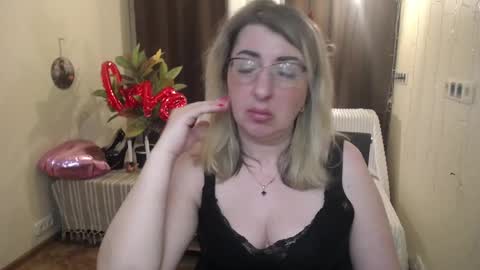 Snapshot of helenenigma chatting on 02.20.25 helenenigma online show from 02.20.25