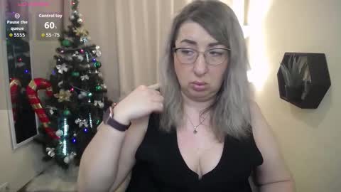 helenenigma online show from 12.17.25