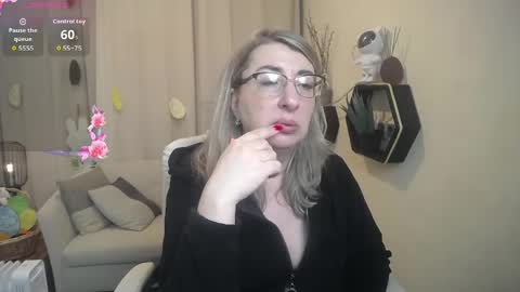 helenenigma online show from 04.06.26