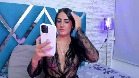 Snapshot of helenn_monroy1 chatting on 02.27.25    online show from 02.27.25