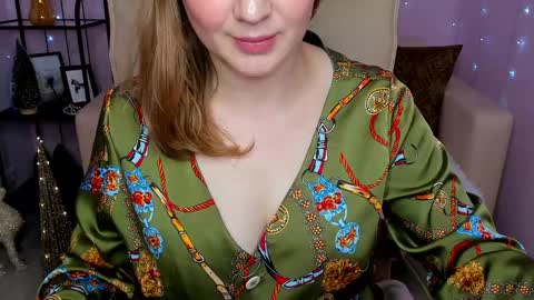 Snapshot of helens_lov chatting on 12.14.24 Helen online show from 12.14.24