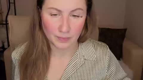 Snapshot of helens_lov chatting on 10.16.25 Helen online show from 10.16.25