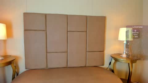 Helen or Hells online show from 04.15.26