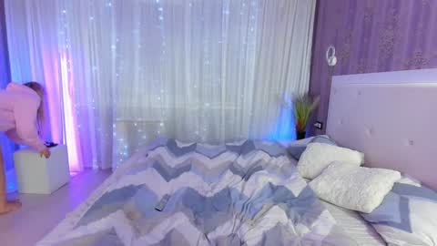 Helen online show from 02.04.25