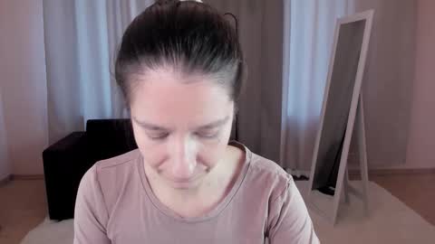 Helen online show from 09.26.25