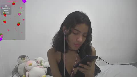 Helia Transfem and Amy online show from 01.08.25