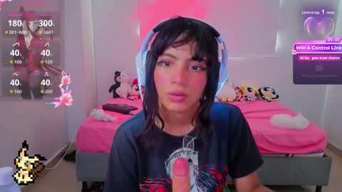 Snapshot of helia_n_amy chatting on 02.17.26 Helia Transfem and Amy online show from 02.17.26