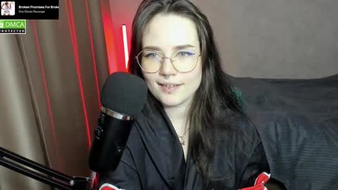 Snapshot of hell_hotline chatting on 02.24.25 Red online show from 02.24.25