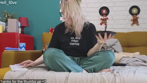 Snapshot of hell_l0ve chatting on 01.17.25 Anastasiia  online show from 01.17.25