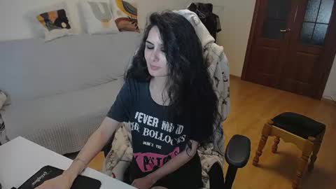 Snapshot of hella_helen chatting on 06.23.26 Helen online show from 06.23.26