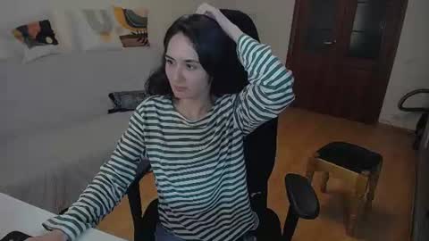 Snapshot of hella_helen chatting on 06.24.26 Helen online show from 06.24.26