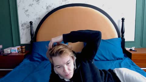 Snapshot of helldollz chatting on 10.13.25 HellDollz  online show from 10.13.25