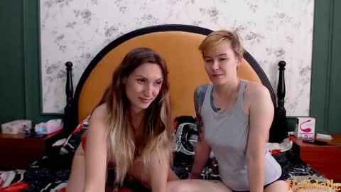 Snapshot of helldollz chatting on 10.24.25 HellDollz  online show from 10.24.25
