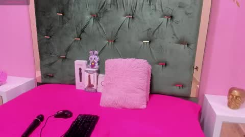 Hellen  online show from 02.28.25