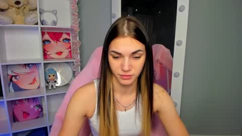 Snapshot of hellen__moore chatting on 12.02.24 GTM3Mon Tue Wed Thu Fri San 0400 am-1030pm online show from 12.02.24