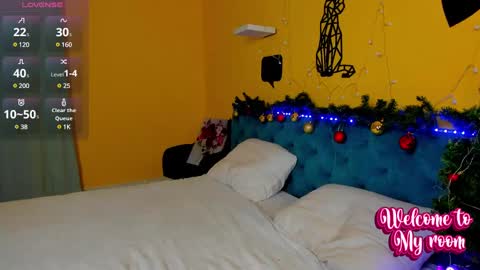 Snapshot of hellen__moore chatting on 12.07.24 GTM3Mon Tue Wed Thu Fri San 0400 am-1030pm online show from 12.07.24