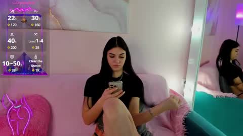 Snapshot of hellen__moore chatting on 02.20.25 GTM3Mon Tue Wed Thu Fri San 0400 am-1030pm online show from 02.20.25