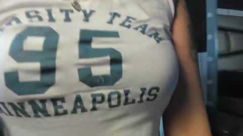 hellen__smith_ online show from 11.11.25