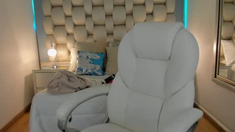 Snapshot of hellen_amazing chatting on 01.25.25 hellen_amazing online show from 01.25.25