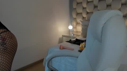 Snapshot of hellen_amazing chatting on 02.21.25 hellen_amazing online show from 02.21.25