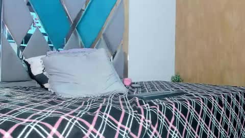 Snapshot of hellen_sky_ chatting on 02.23.25 hellen online show from 02.23.25