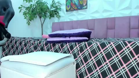 Snapshot of hellen_sky_ chatting on 02.27.25 hellen online show from 02.27.25