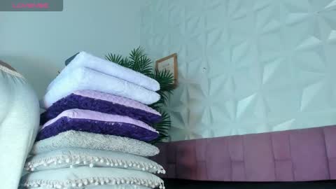 Snapshot of hellen_sky_ chatting on 10.16.25 hellen online show from 10.16.25