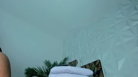 Snapshot of hellen_sky_ chatting on 11.14.25 hellen online show from 11.14.25