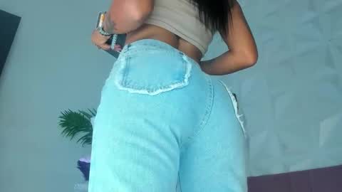 Snapshot of hellen_sky_ chatting on 01.10.26 hellen online show from 01.10.26