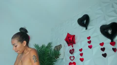 Snapshot of hellen_sky_ chatting on 04.28.26 hellen online show from 04.28.26