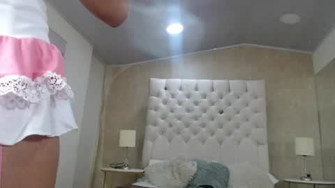 Snapshot of hellenmoore_x chatting on 06.22.26 Hellen online show from 06.22.26