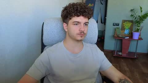 Snapshot of hellish_sugar chatting on 07.17.26 Remy online show from 07.17.26