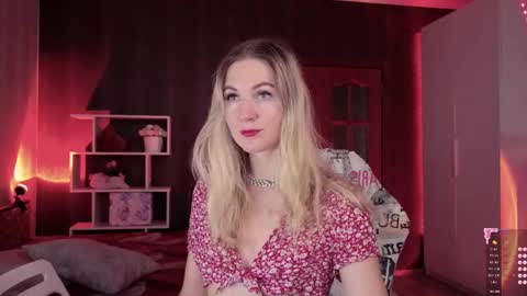 Alisia  Monday to Friday from 10 am to 4 pm GMT 2 online show from 09.26.25