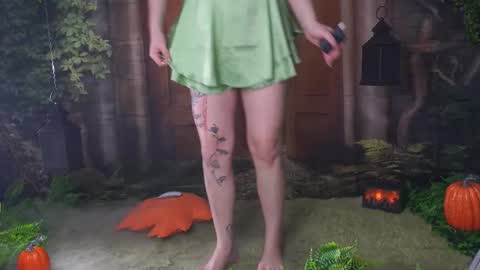 Taya online show from 10.15.25