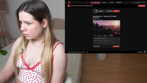 Snapshot of hello_taya chatting on 04.22.26 Taya online show from 04.22.26