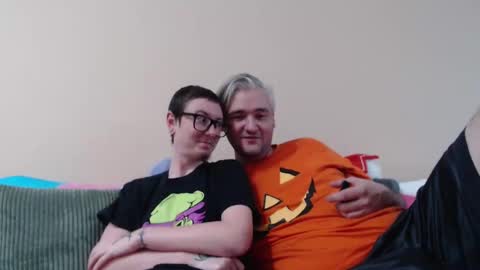 Snapshot of hellr4izer chatting on 12.18.25 Hayden Phirox online show from 12.18.25