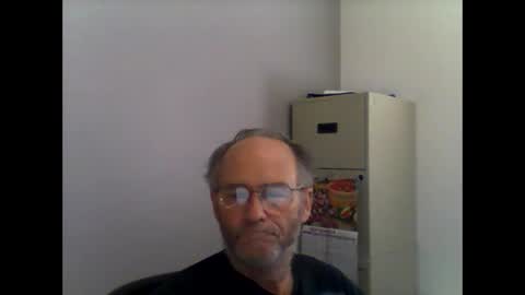 Snapshot of helopilot01 chatting on 09.10.25 helopilot01 online show from 09.10.25