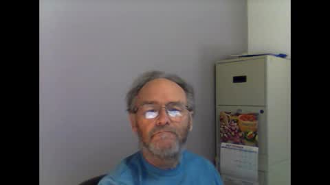Snapshot of helopilot01 chatting on 09.28.25 helopilot01 online show from 09.28.25